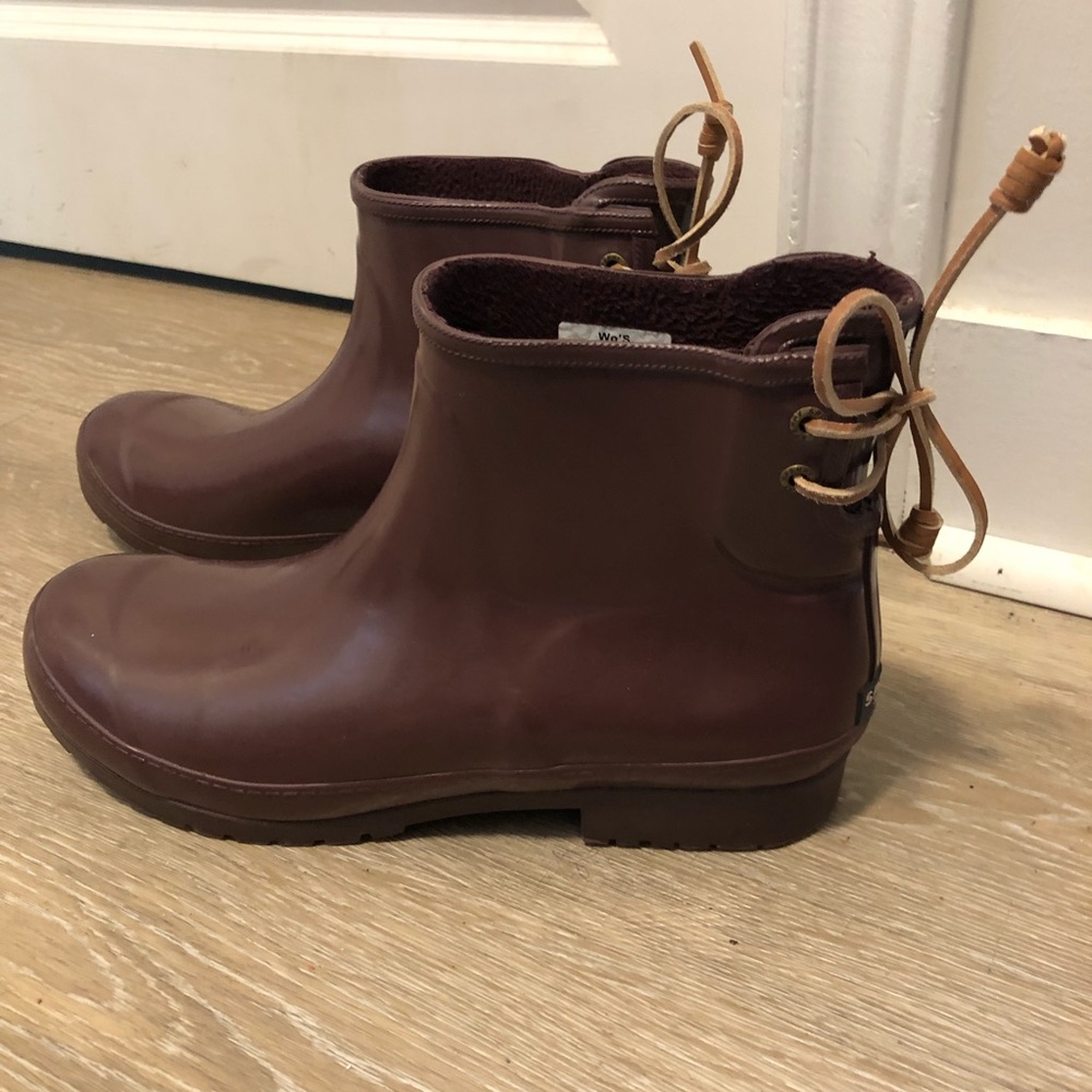 Sperry ladies ankle rain boots size 10